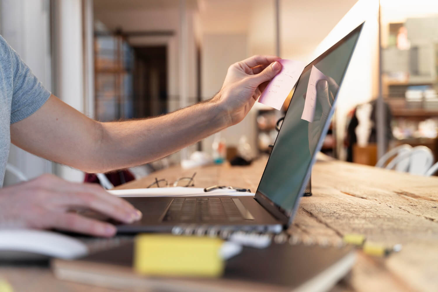 WordPress web na laptopu mikro firme
